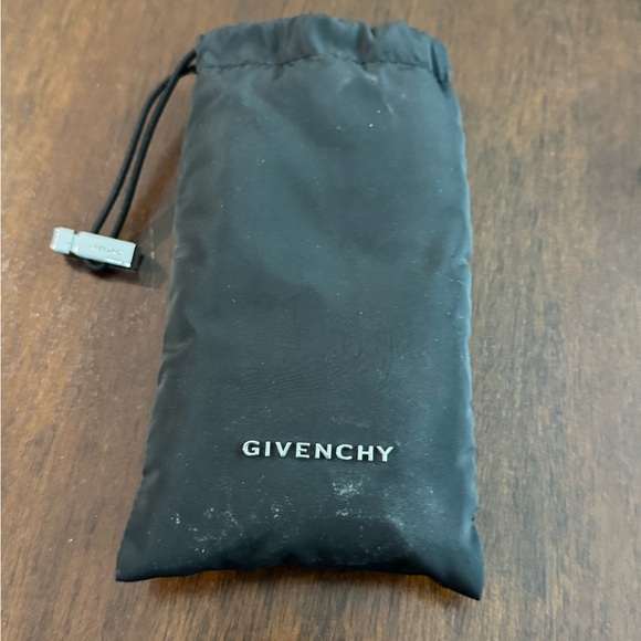 COPY - Givenchy Black Sunglasses - Picture 2 of 9